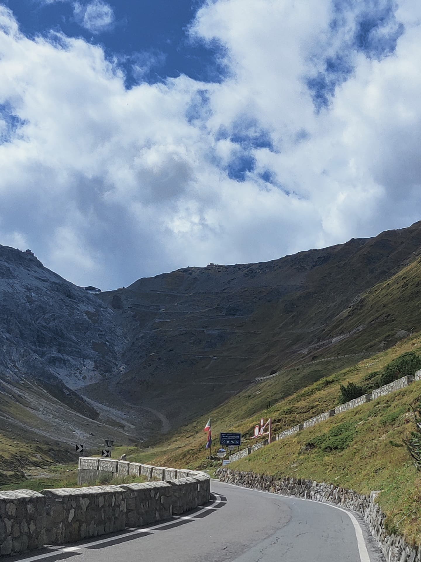 Blick auf die Auffahrt zum Stelvio