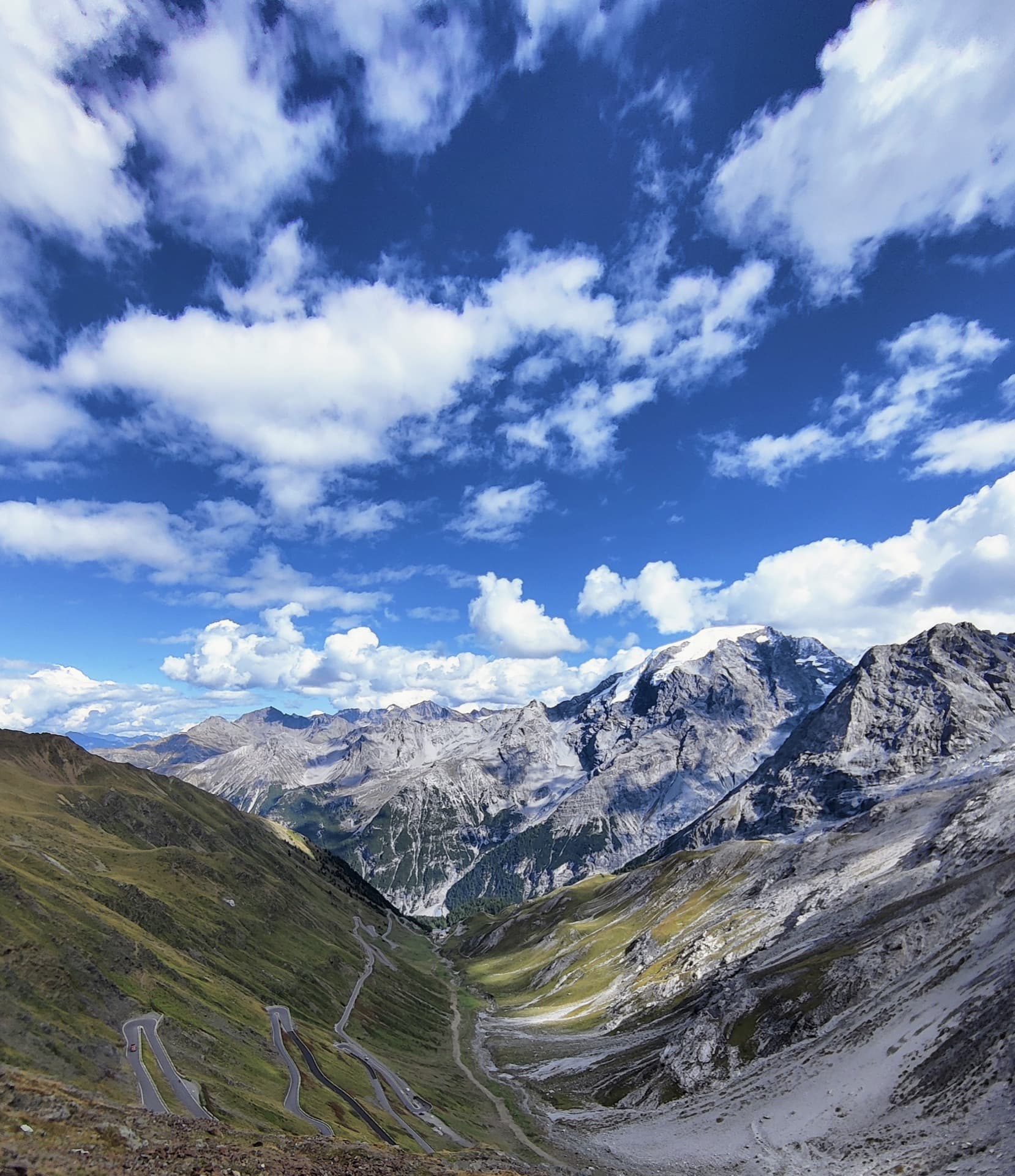 Blick auf die Auffahrt zum Stelvio