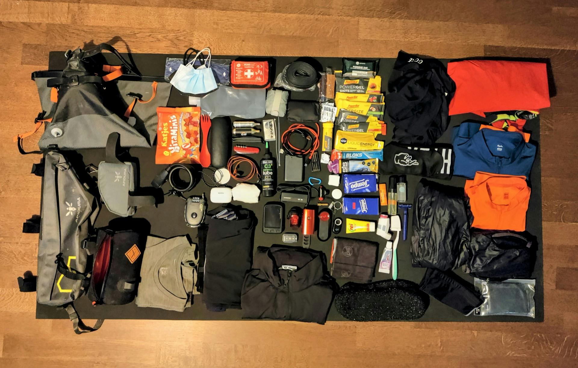 Ausrüstung für 6 Etappen Rennrad-Bikepacking